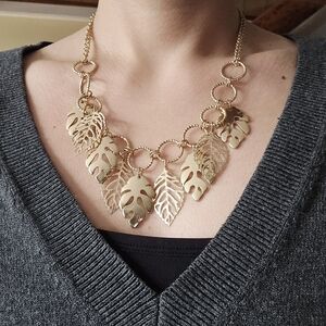 Vintage Gold Leaf Leaves Bib Statement Necklace